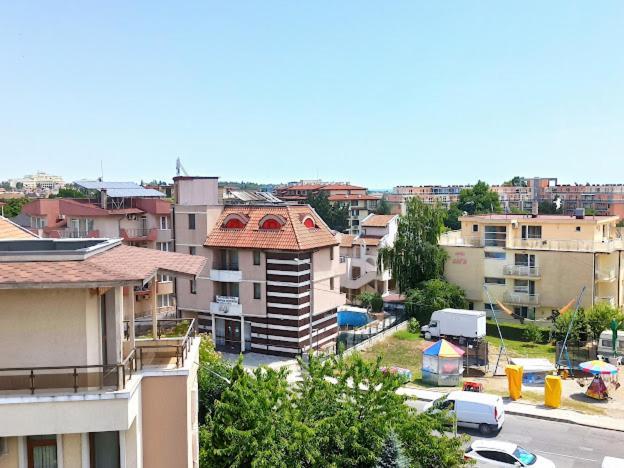 голям с прекрасна гледка кьм морето Apartment